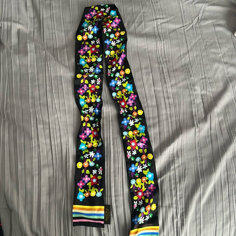 Louis Vuitton scarf